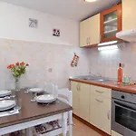 House Kristina 1203 بولا